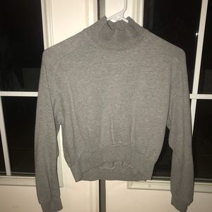 Gray cropped low turtle neck sweatshirt